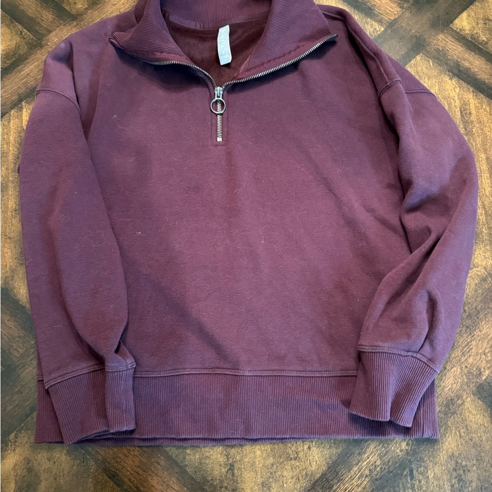 Woman’s Athleta Plum Half-Zip